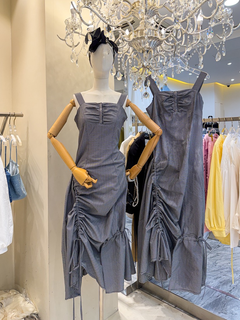 81 MARKET-L東大門實拍韓國女士新款熱賣推薦職業連衣裙81 MARKET-L連衣裙