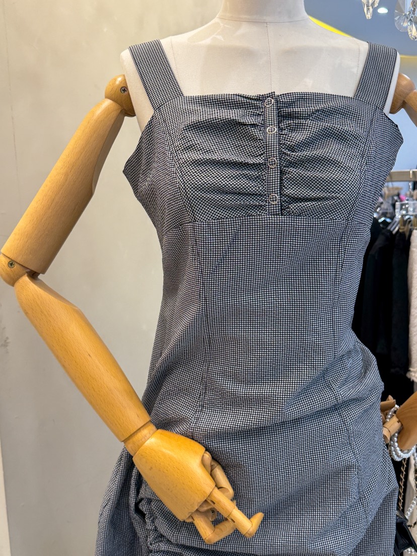 81 MARKET-L東大門實拍韓國女士新款熱賣推薦職業連衣裙81 MARKET-L連衣裙