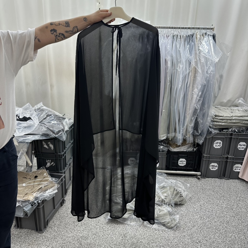 ONEBYTWO韓國直郵實拍女裝新款推薦26夏季連衣裙披肩絲綢ONE BY TWO連衣裙圖色2