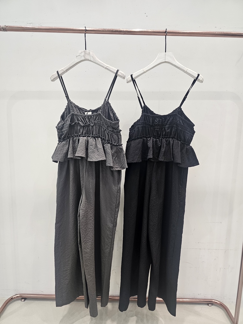 NEOUL東大門實拍韓國女士新品熱賣休閑時尚背帶褲不含內搭NEOUL/ahin雙領標簽背帶褲