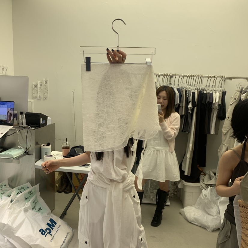 PADO東大門實拍韓國女裝新款職業26春夏休閑圍巾披肩褶皺PADO圍巾/披肩圖色2