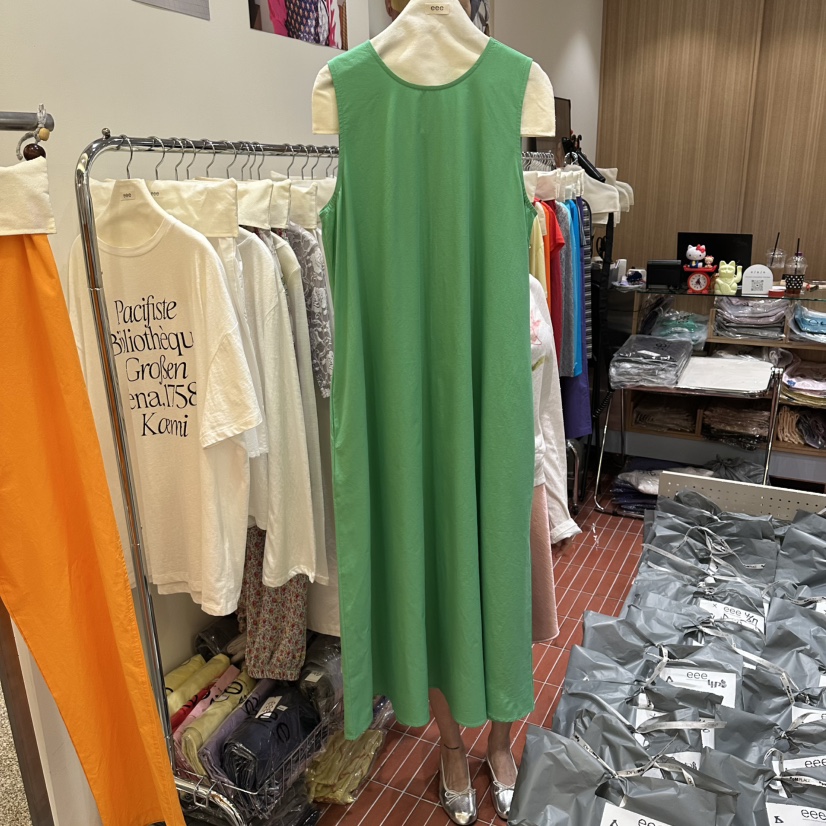 EEE韓國直郵女裝新品熱賣休閑職業26夏季人氣時尚26春夏連衣裙EEE連衣裙圖色2