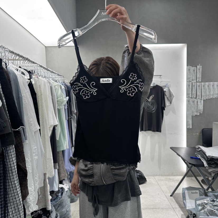 ANDE韓國東大門代購女裝新品熱賣26春夏休閑吊帶背心刺繡Ande吊帶/背心圖色1