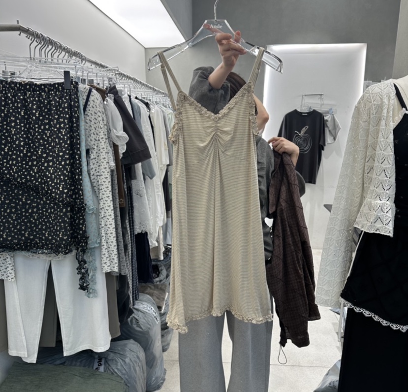 ANDE韓國代購女士新款熱賣時尚26春夏推薦連衣裙荷葉邊柔軟Ande連衣裙圖色2