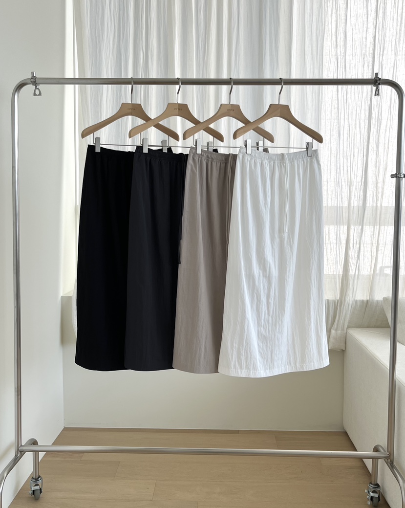 OP PER韓國直郵女裝新品26春夏真品推薦職業人氣時尚長裙OPPER-simplebeige長裙