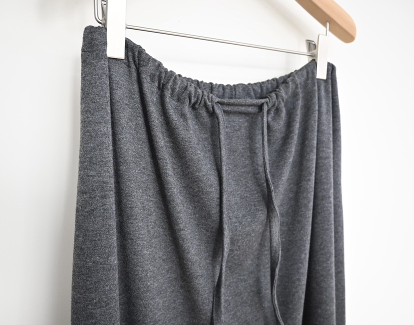 OP PER東大門代購女裝新款人氣真品26春夏推薦休閑熱賣長裙OPPER-simplebeige長裙