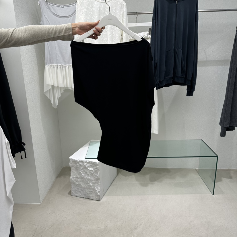 NEUTER東大門直郵女裝新款人氣熱賣真品時尚推薦T恤不含腰帶NEUTERT恤圖色3