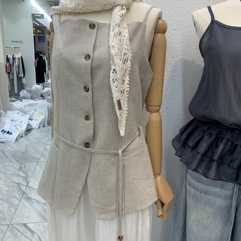 ALMOND PEPE東大門實拍女裝新品推薦真品人氣馬甲含腰帶ALMOND PEPE馬甲圖色1