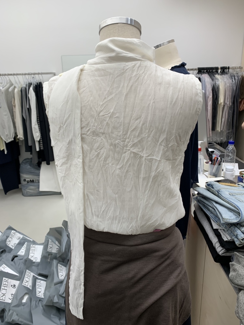 ESCHER東大門實拍韓國女士新品26夏季推薦時尚襯衫蕾絲衫ESCHER襯衫/蕾絲衫