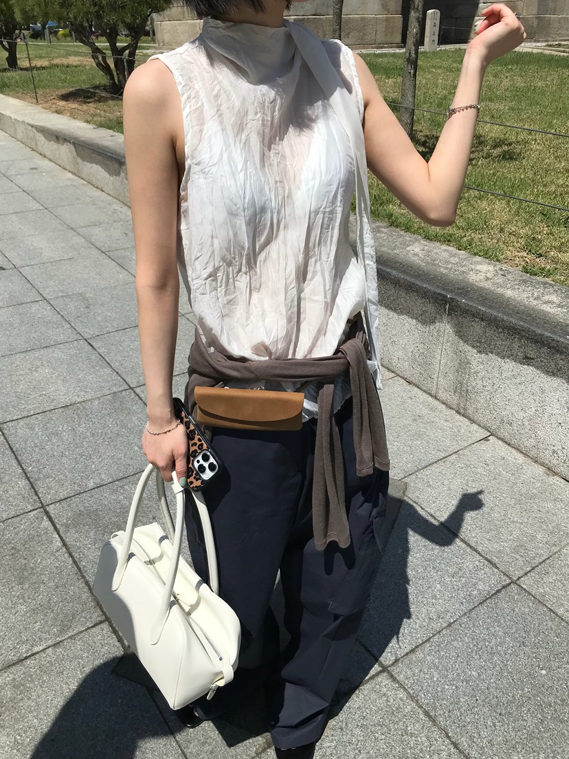 ESCHER東大門實拍韓國女士新品26夏季推薦時尚襯衫蕾絲衫ESCHER襯衫/蕾絲衫