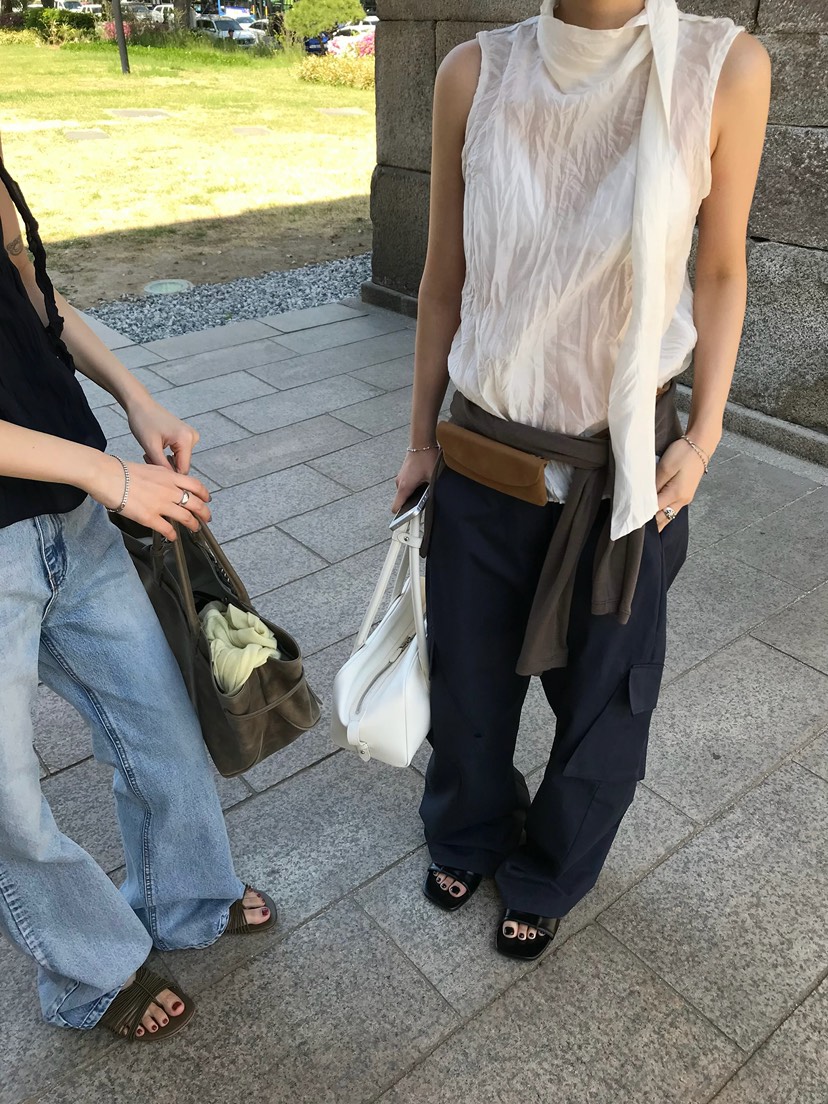 ESCHER東大門實拍韓國女士新品26夏季推薦時尚襯衫蕾絲衫ESCHER襯衫/蕾絲衫