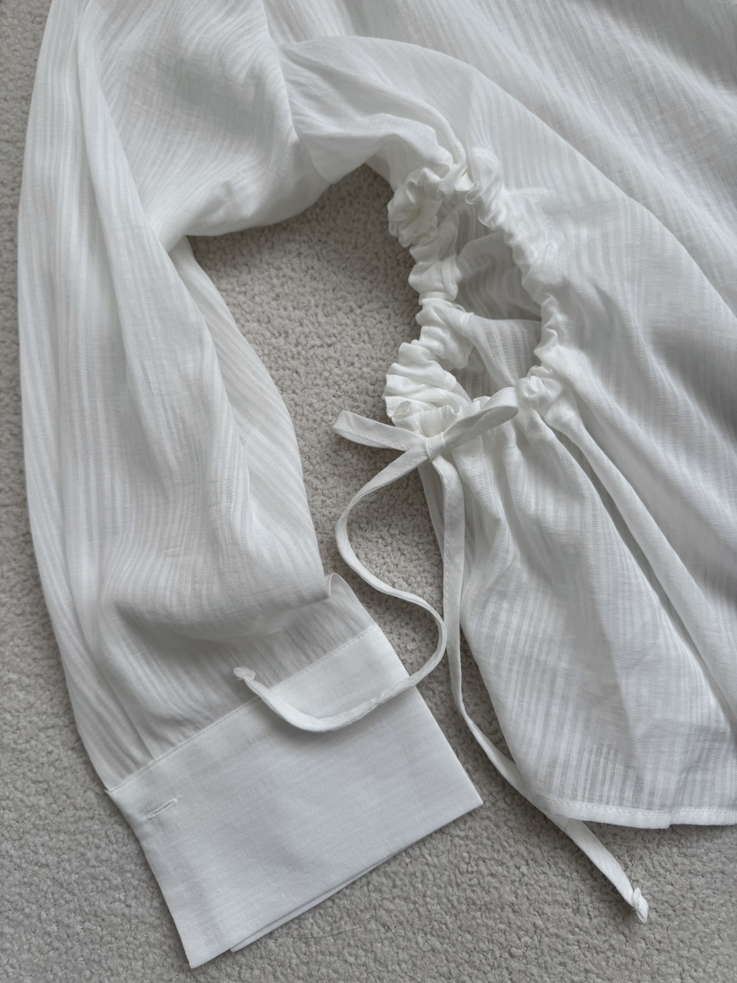 바츠韓國代購女士新款熱賣時尚26夏季26春夏襯衫蕾絲衫透視Vatz襯衫/蕾絲衫