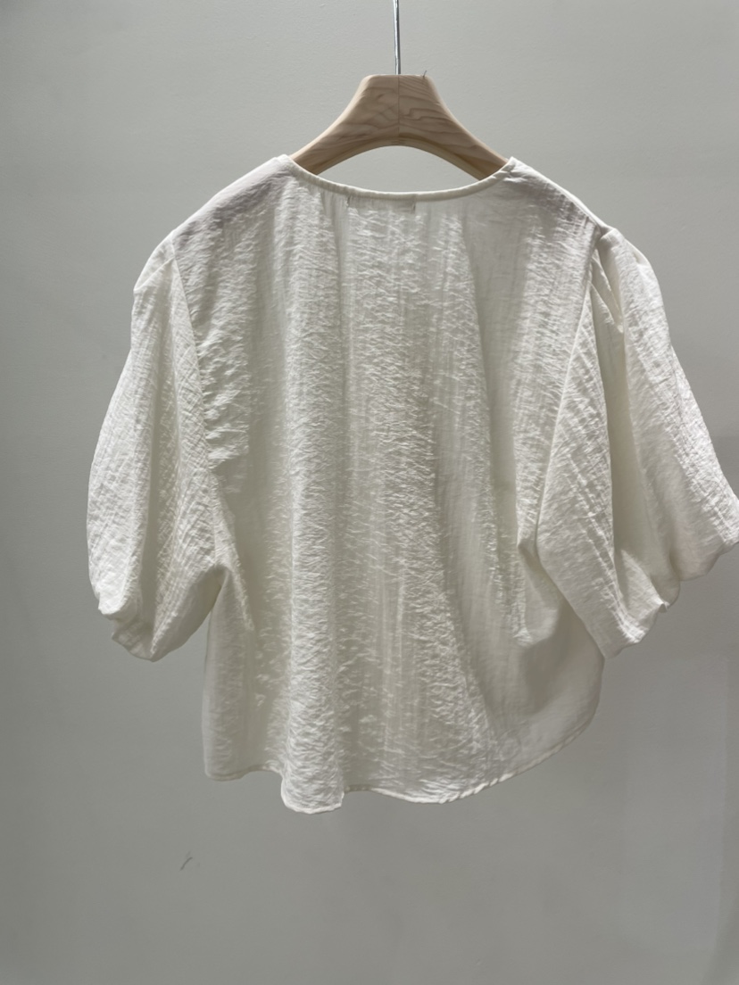 AMY GRACE-A東大門直郵女士新款熱賣26春夏真品襯衫蕾絲衫AMY GRACE-A襯衫/蕾絲衫