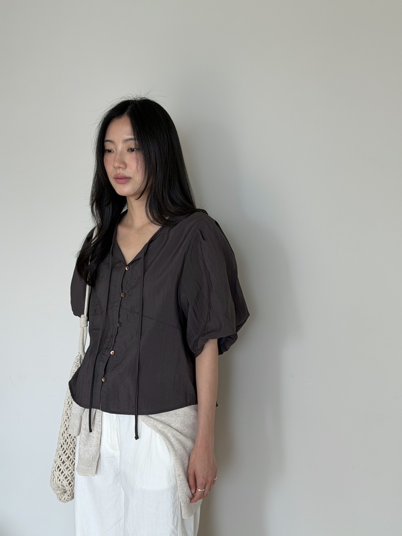 AMY GRACE-A東大門直郵女士新款熱賣26春夏真品襯衫蕾絲衫AMY GRACE-A襯衫/蕾絲衫