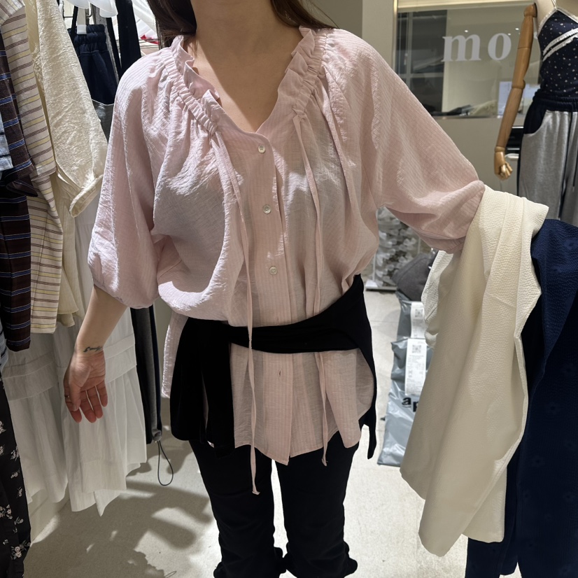 MOREMORE韓國代購女士新款26春夏休閑推薦襯衫蕾絲衫荷葉邊more more襯衫/蕾絲衫圖色2