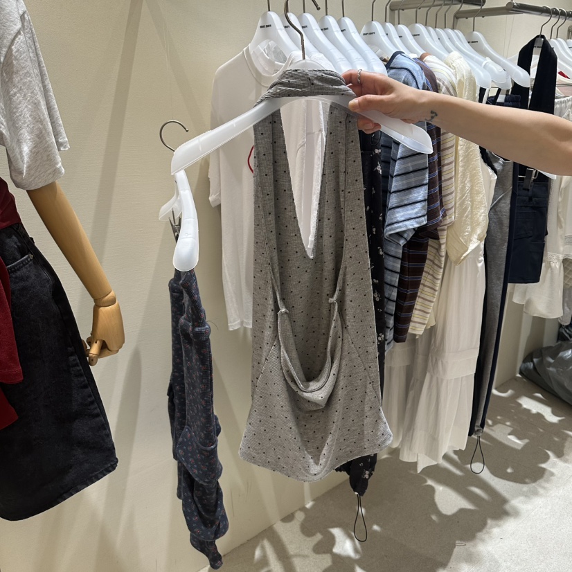 MOREMORE韓國東大門直郵女裝新款26春夏職業人氣吊帶背心more more吊帶/背心