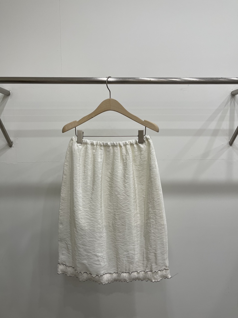 FIFTY韓國代購女裝新款人氣時尚熱賣休閑半身裙中短裙緞面FIFTY半身裙/中短裙圖色1