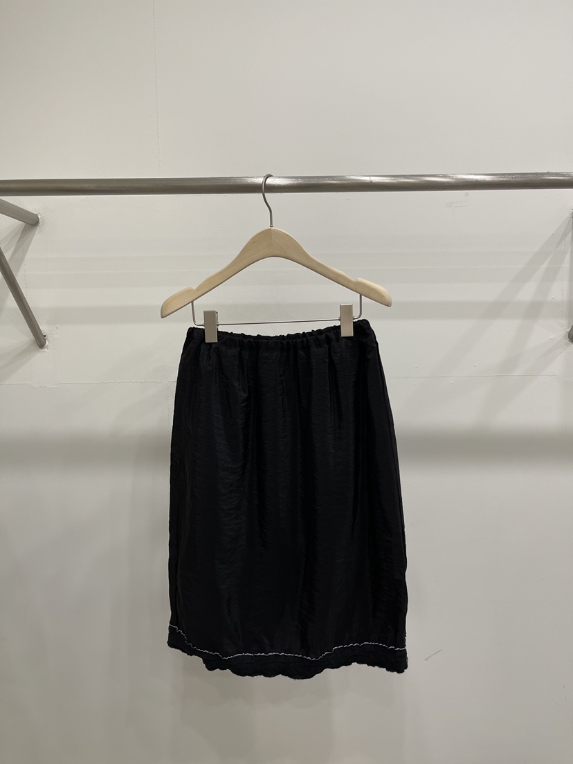 FIFTY韓國代購女裝新款人氣時尚熱賣休閑半身裙中短裙緞面FIFTY半身裙/中短裙圖色2