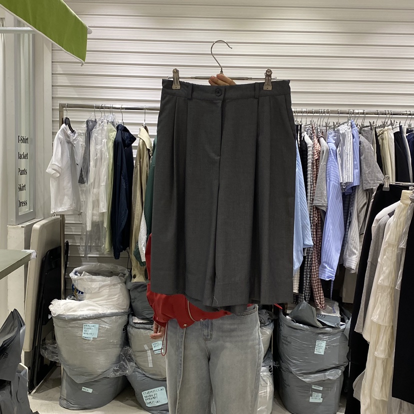 BRICKLANE韓國代購女裝新品26夏季熱賣職業人氣休閑26春夏短褲BRICKLANE短褲圖色1墨色