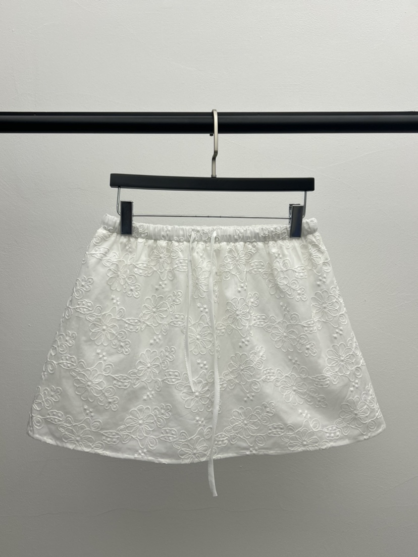 BLACK PIG東大門實拍女士新品推薦時尚休閑人氣短裙蕾絲VIVIAN_LEE短裙圖色1