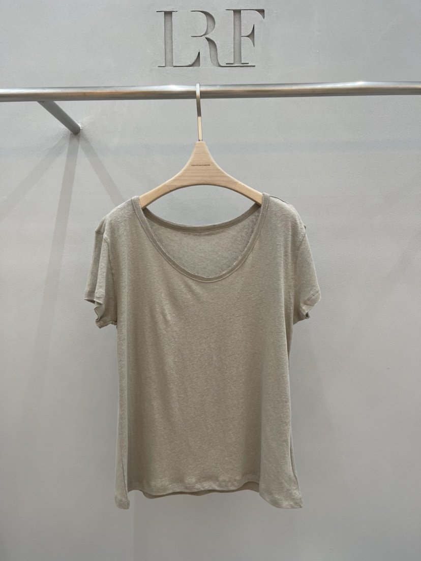 PLUS HONG-P東大門直郵女裝新品真品人氣職業熱賣休閑T恤LORA FAMILY/PLUS HONGT恤圖色2