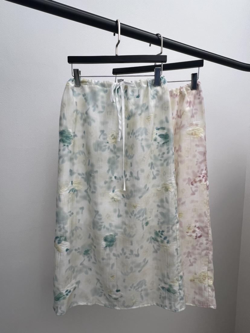 BLACK PIG韓國東大門代購女士新品人氣職業時尚長裙花朵VIVIAN_LEE長裙