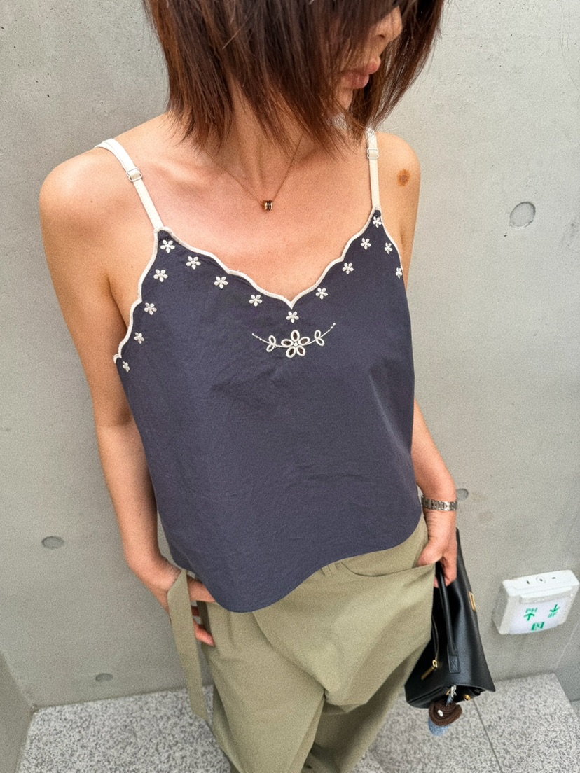 OLI SEOUL東大門實拍韓國女裝新款人氣26夏季吊帶背心刺繡OLI SEOUL吊帶/背心