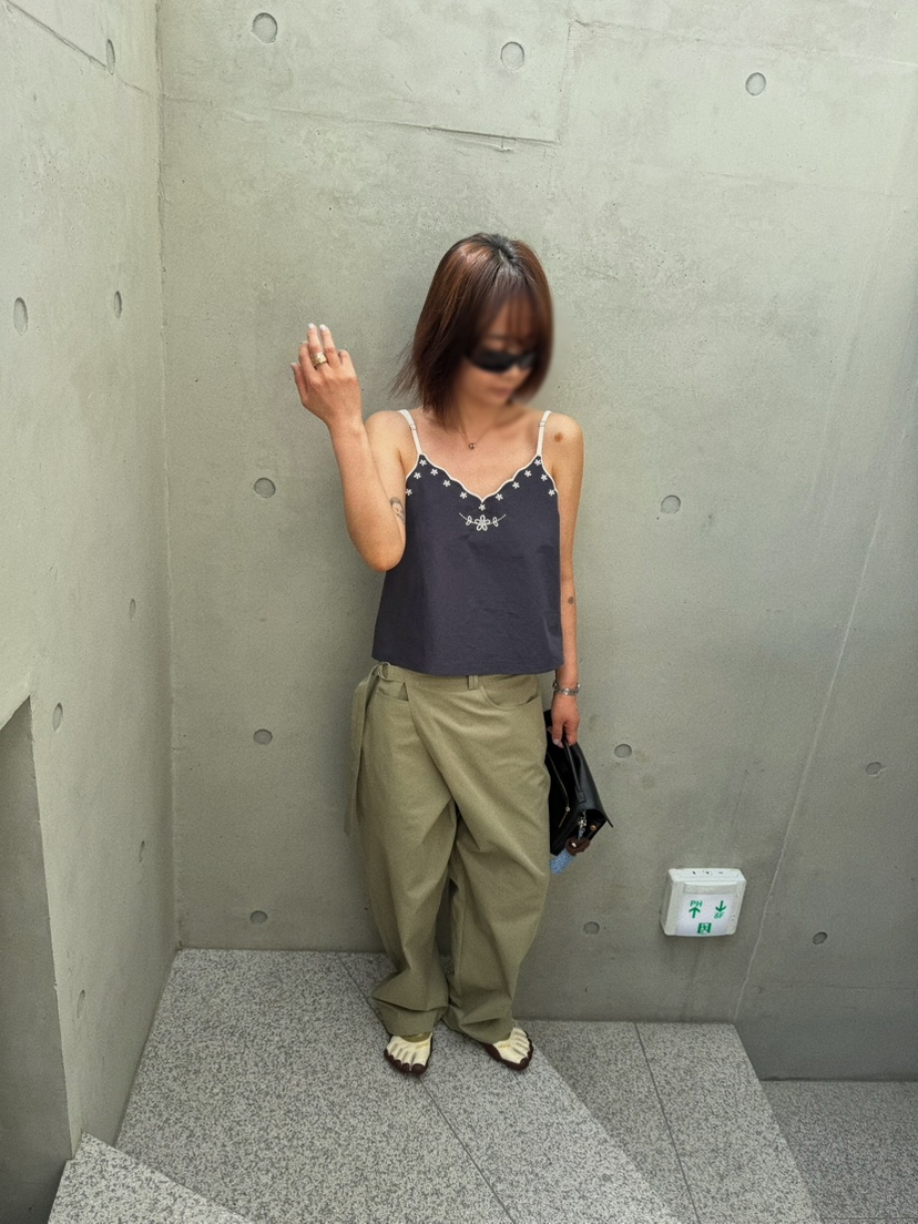 OLI SEOUL東大門實拍韓國女裝新款人氣26夏季吊帶背心刺繡OLI SEOUL吊帶/背心