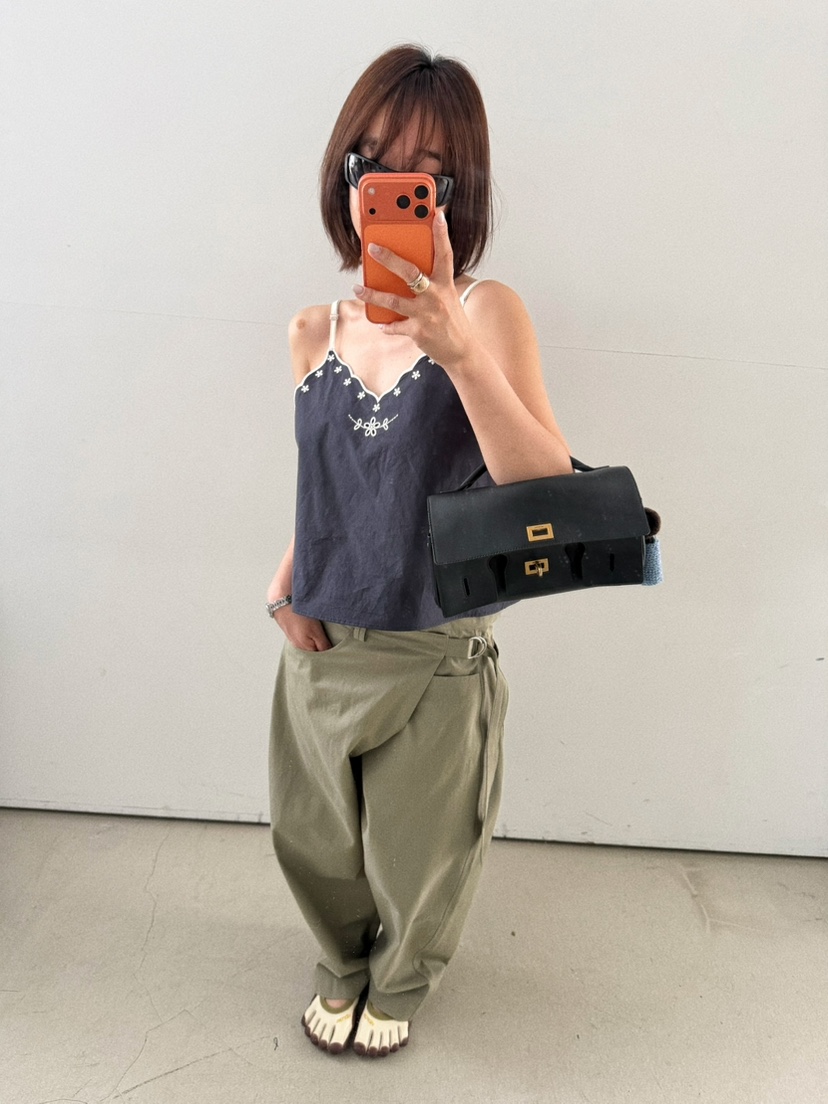 OLI SEOUL東大門實拍韓國女裝新款人氣26夏季吊帶背心刺繡OLI SEOUL吊帶/背心