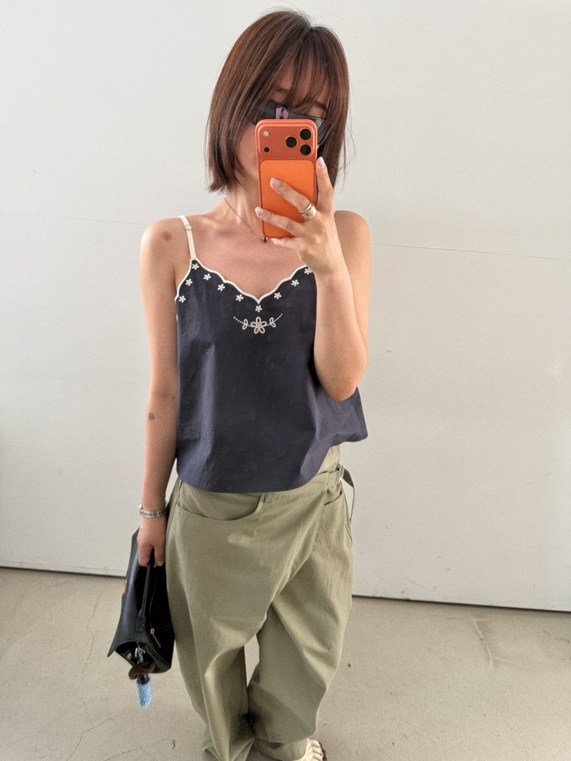 OLI SEOUL東大門實拍韓國女裝新款人氣26夏季吊帶背心刺繡OLI SEOUL吊帶/背心