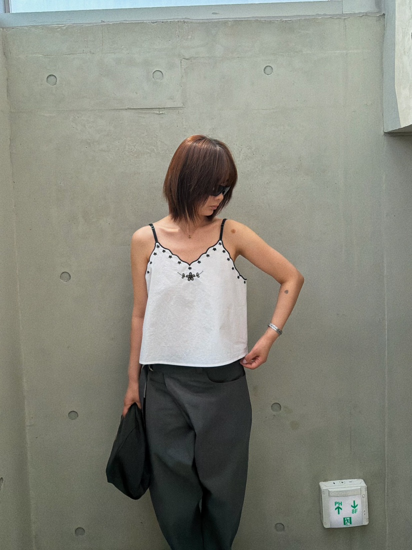 OLI SEOUL東大門實拍韓國女裝新款人氣26夏季吊帶背心刺繡OLI SEOUL吊帶/背心
