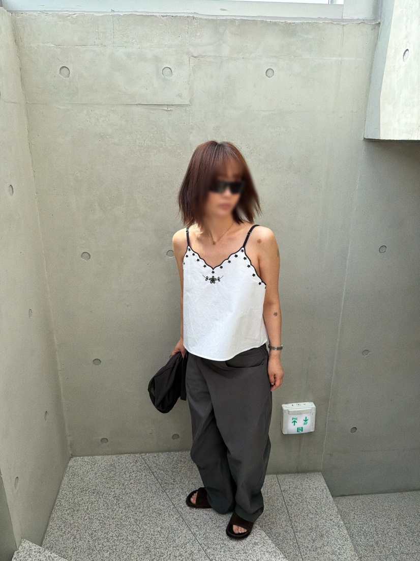 OLI SEOUL東大門實拍韓國女裝新款人氣26夏季吊帶背心刺繡OLI SEOUL吊帶/背心