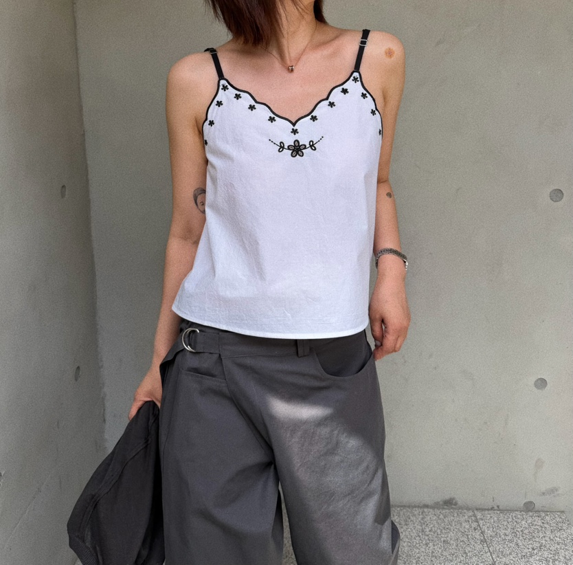OLI SEOUL東大門實拍韓國女裝新款人氣26夏季吊帶背心刺繡OLI SEOUL吊帶/背心
