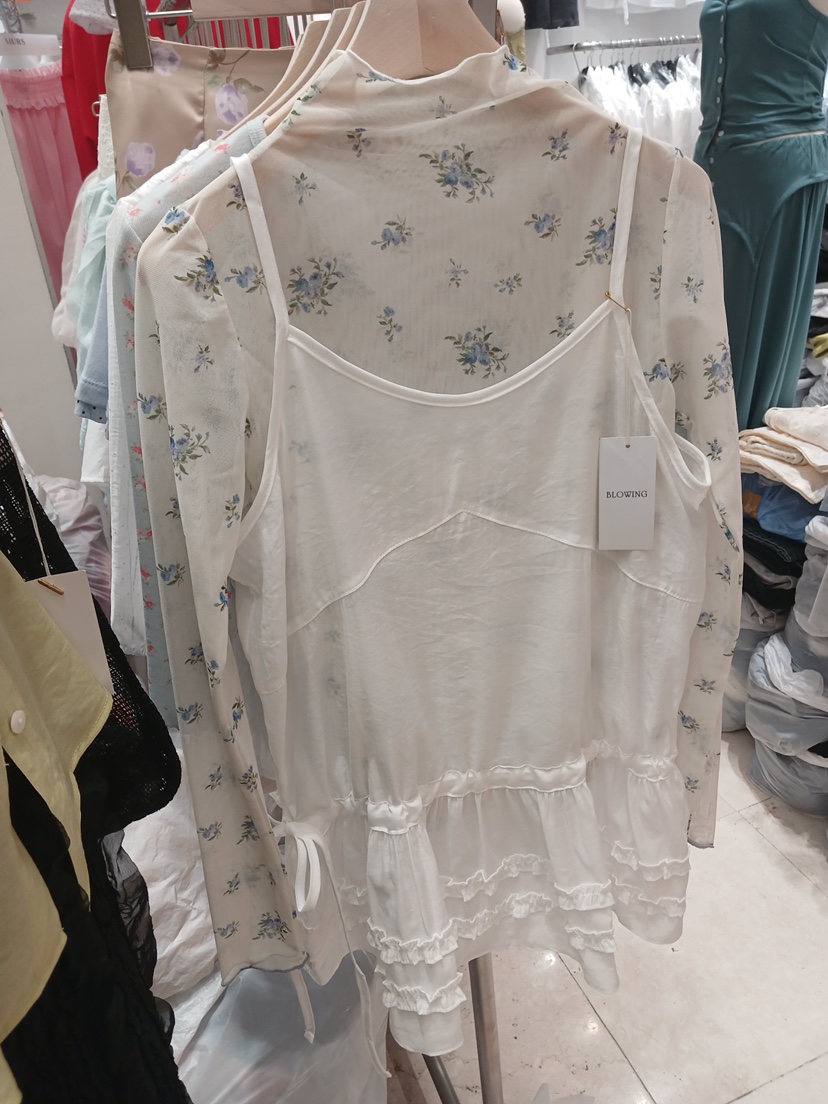 BLOWING韓國東大門直郵女裝新款休閑時尚吊帶背心不含內搭BLOWING吊帶/背心圖色2