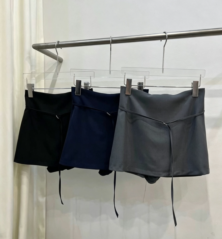 BILLION-L東大門實拍韓國女士新款人氣26夏季裙褲含腰帶系帶BILLION-L裙褲圖色3左一黑色