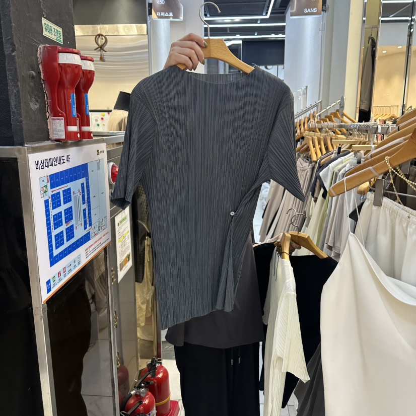 SANS東大門實拍韓國女士新品時尚推薦職業人氣熱賣T恤褶皺SANST恤圖色2墨色