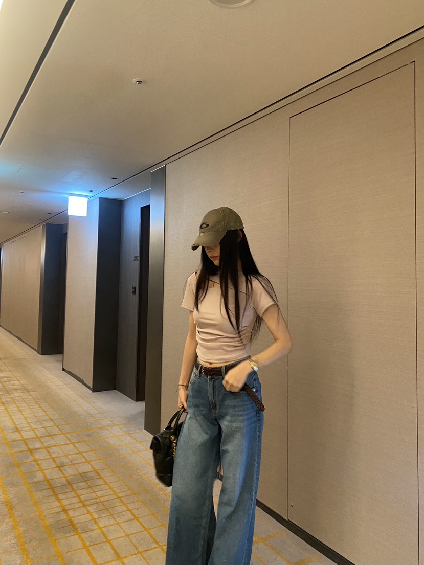 FOUREIGHT韓國直郵女士新款職業人氣時尚推薦休閑熱賣T恤FOUR EIGHTT恤