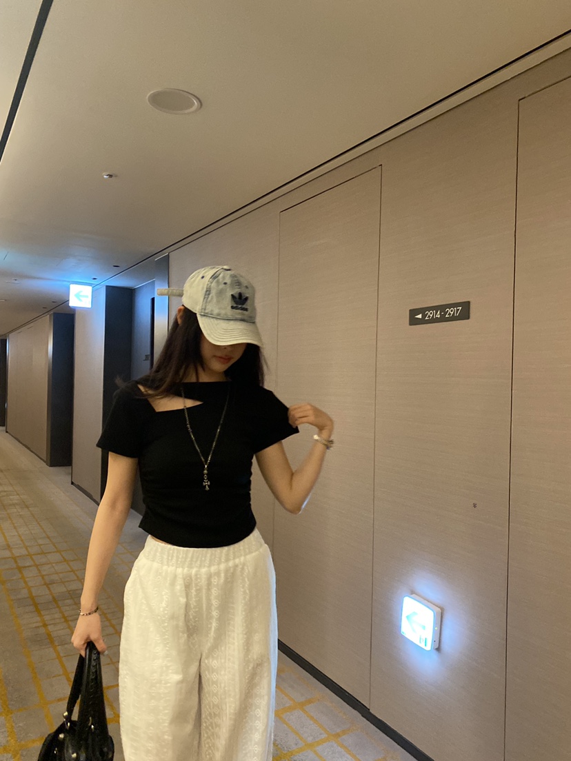 FOUREIGHT韓國直郵女士新款職業人氣時尚推薦休閑熱賣T恤FOUR EIGHTT恤