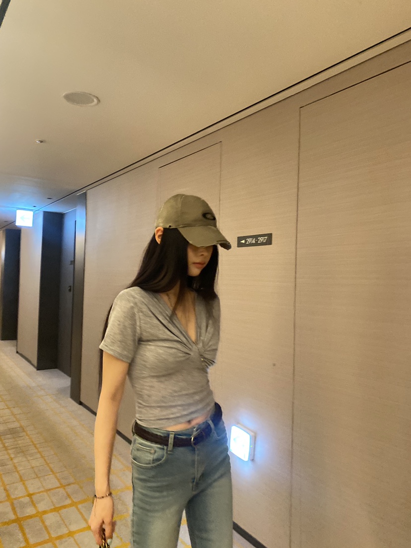 FOUREIGHT東大門實拍女士新款26春夏熱賣職業推薦休閑T恤FOUR EIGHTT恤