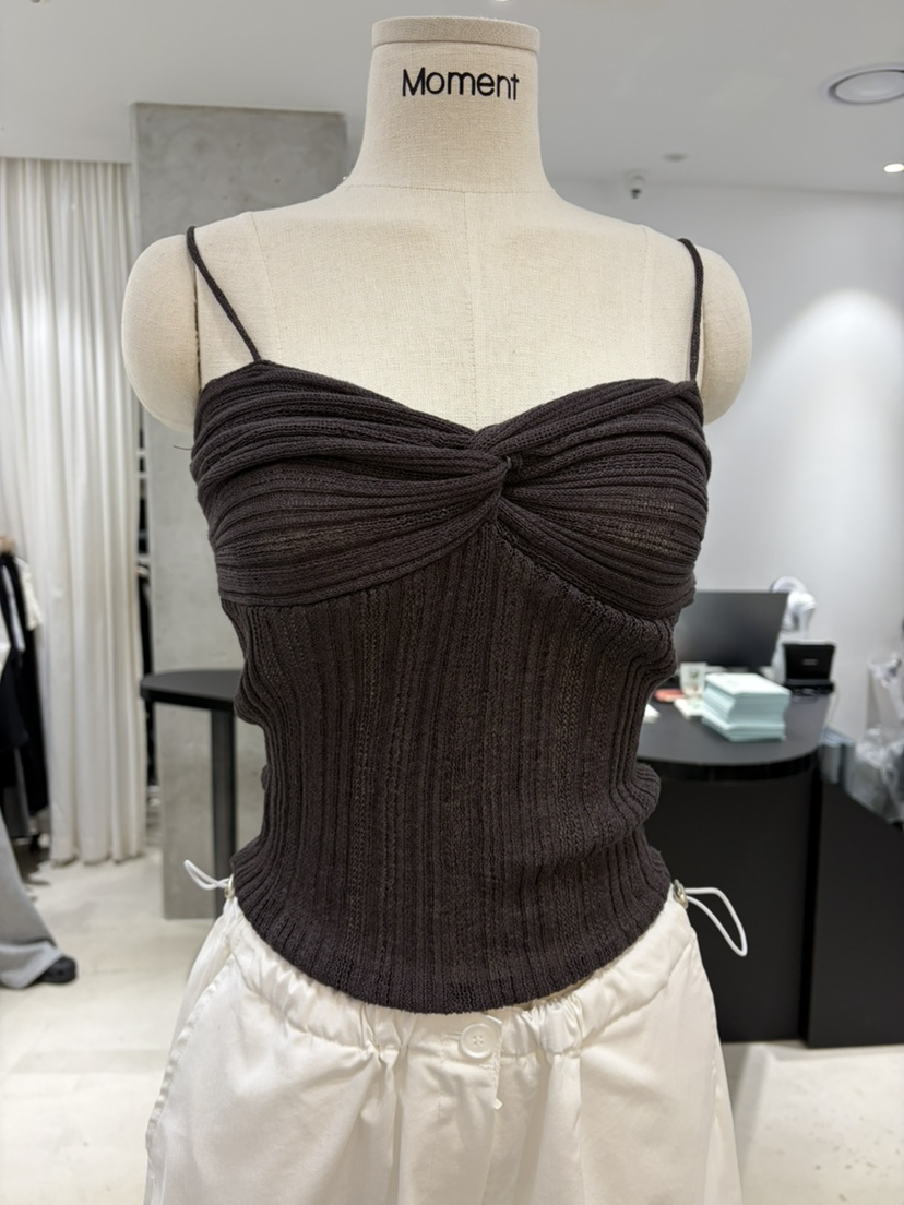 MOMENT東大門直郵女裝新品熱賣職業真品休閑人氣吊帶背心MOMENT/RECOVER吊帶/背心圖色1