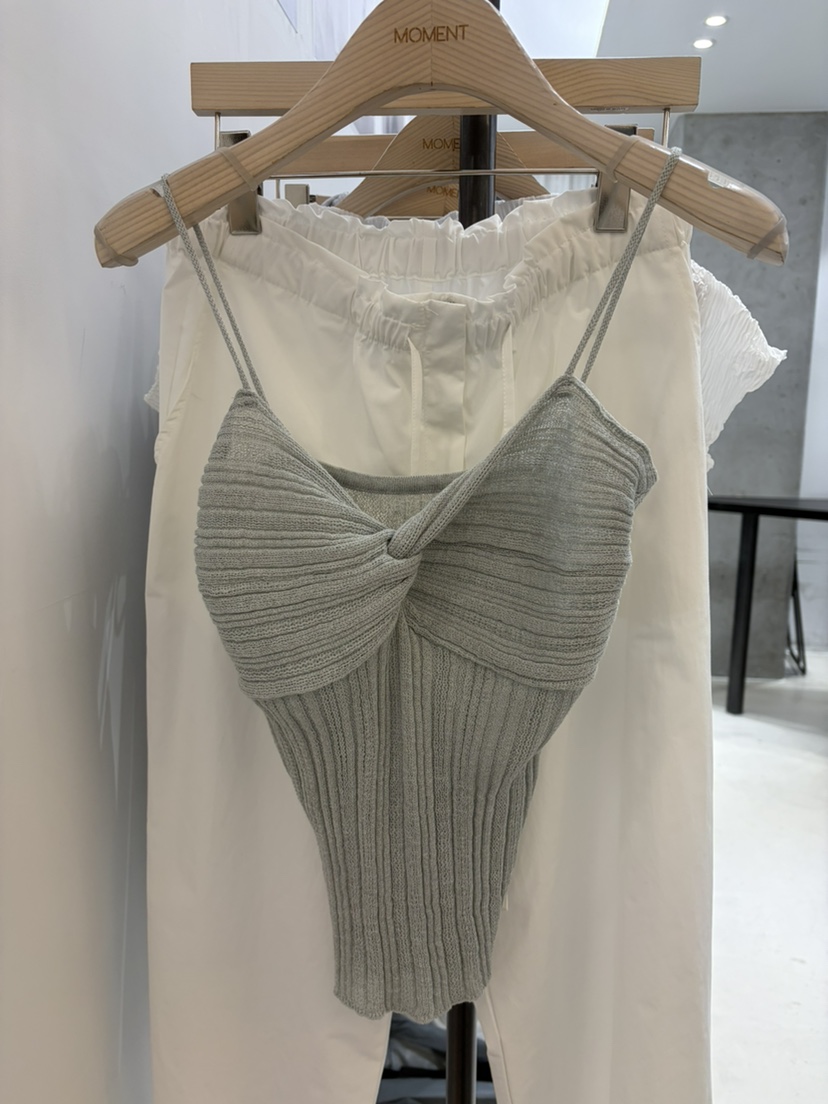 MOMENT東大門直郵女裝新品熱賣職業真品休閑人氣吊帶背心MOMENT/RECOVER吊帶/背心圖色2