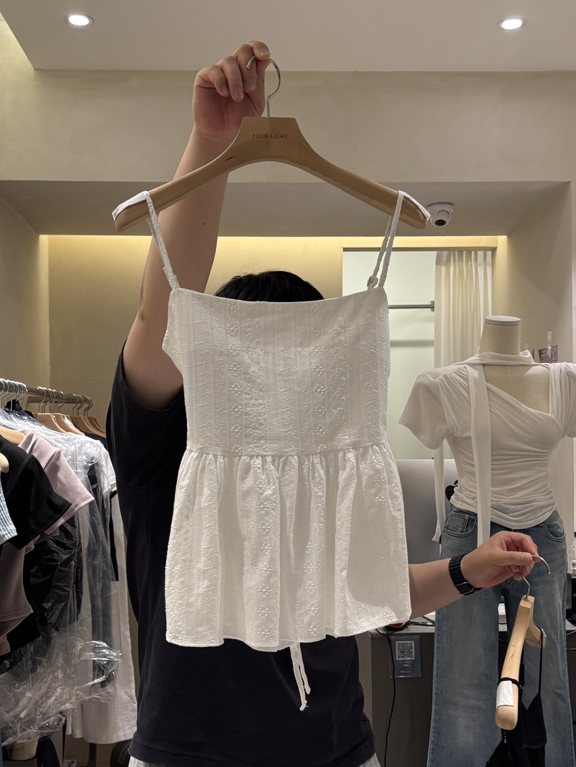 FOUREIGHT東大門直郵女裝新品時尚真品人氣熱賣休閑吊帶背心FOUR EIGHT吊帶/背心圖色1