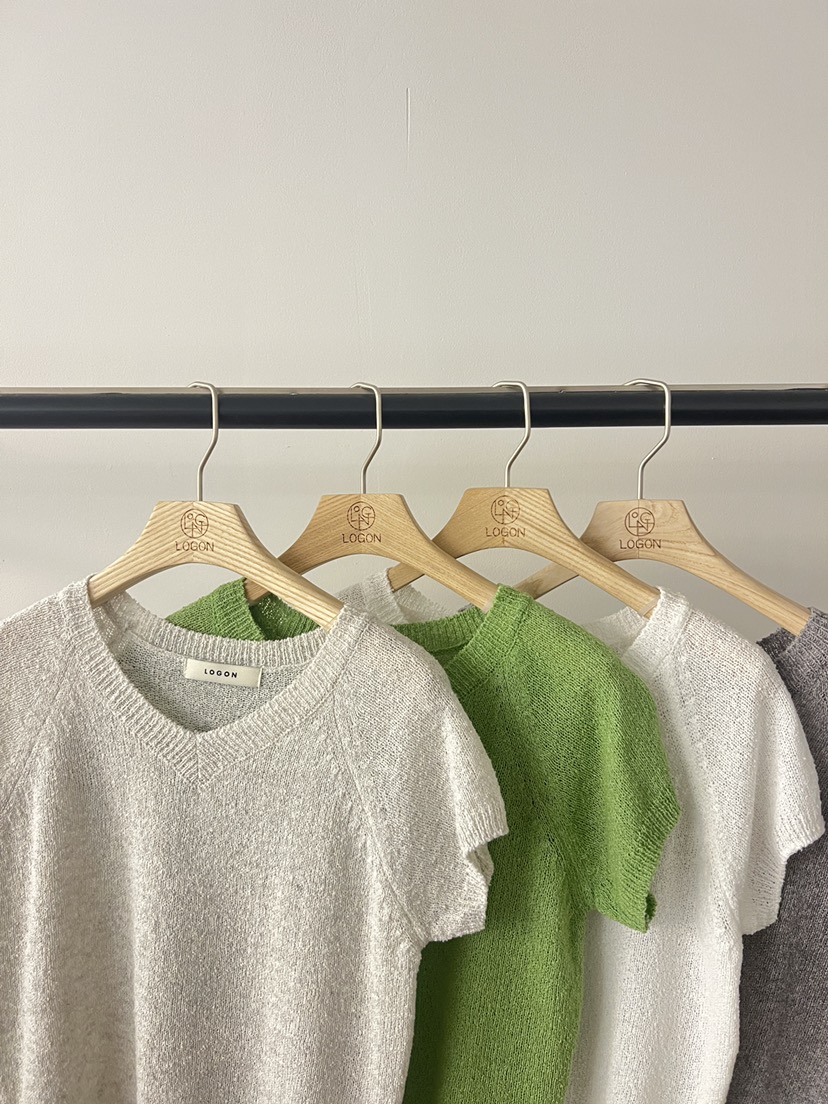 LOGON韓國代購女裝新款26夏季職業熱賣時尚人氣26春夏T恤V領LOGONT恤