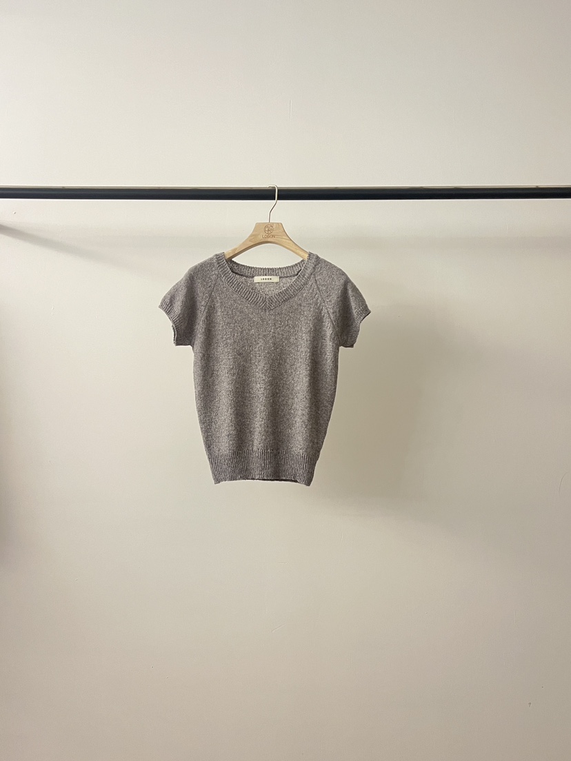 LOGON韓國代購女裝新款26夏季職業熱賣時尚人氣26春夏T恤V領LOGONT恤圖色2