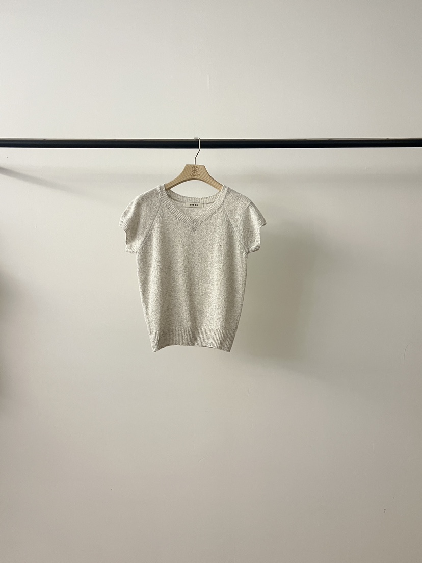 LOGON韓國代購女裝新款26夏季職業熱賣時尚人氣26春夏T恤V領LOGONT恤圖色4