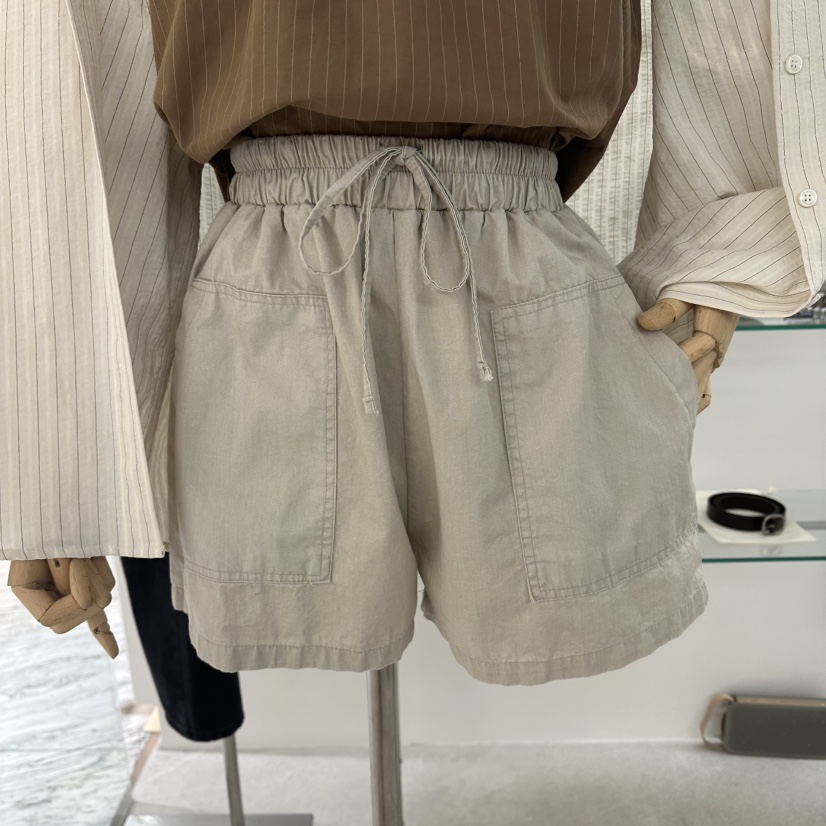 WRITTEN BY東大門直郵女裝新品26春夏熱賣職業休閑人氣短褲WRITTEN BY短褲圖色1