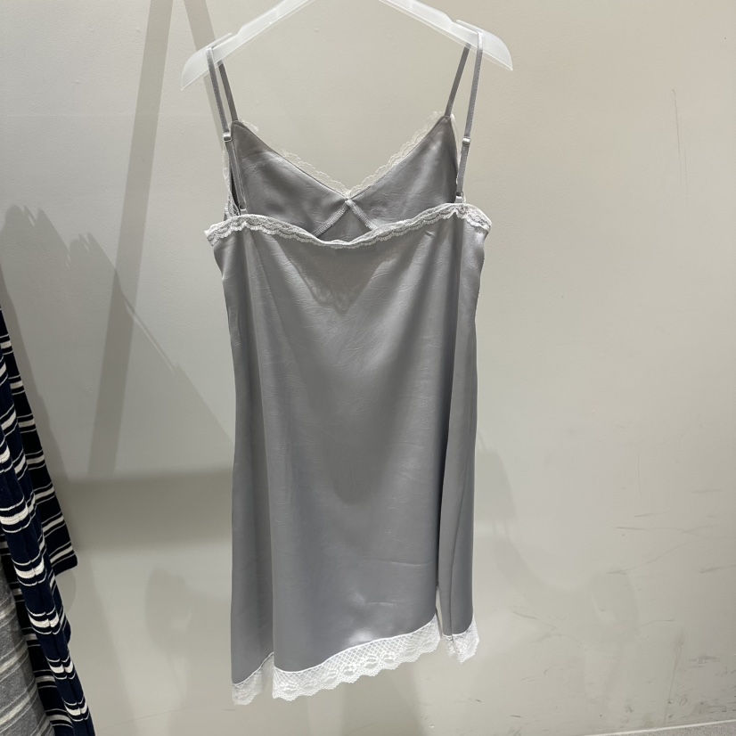 LOW MOMENT韓國代購女裝新品26春夏推薦時尚人氣休閑連衣裙LOW MOMENT連衣裙