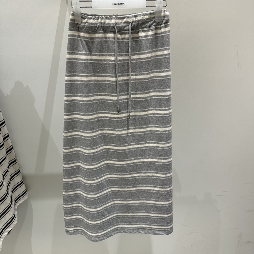 LOW MOMENT韓國直郵實拍女士新品時尚職業26春夏26夏季長裙LOW MOMENT長裙圖色2