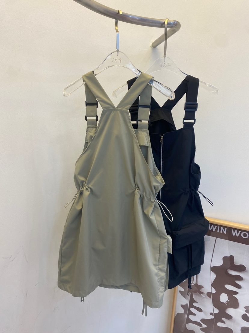 BLACK BIJOU韓國東大門直郵女士新款26春夏背帶褲吊帶裙BLACK BIJOU背帶褲