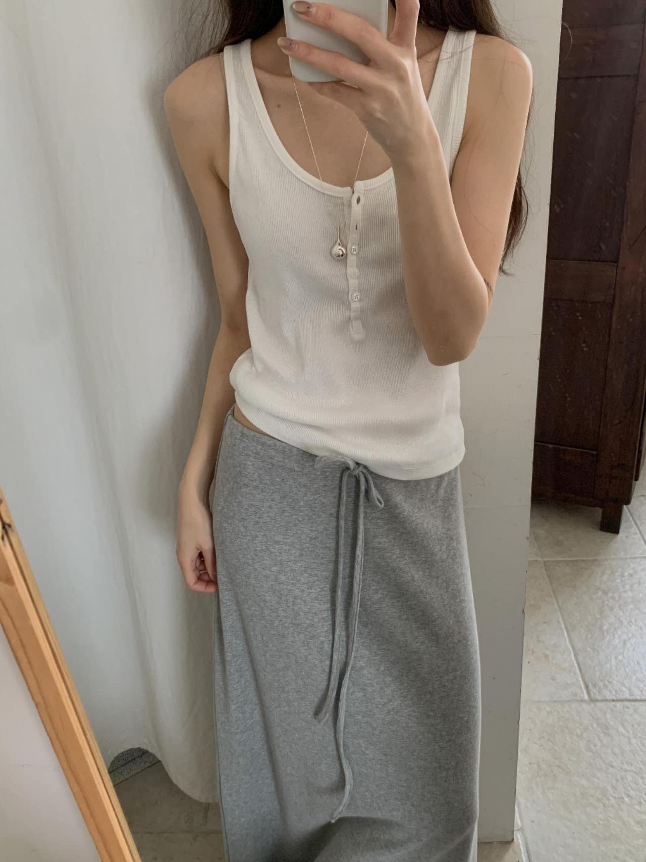 FIKA韓國代購女裝新款職業推薦熱賣人氣休閑26春夏吊帶背心FIKA吊帶/背心圖色2